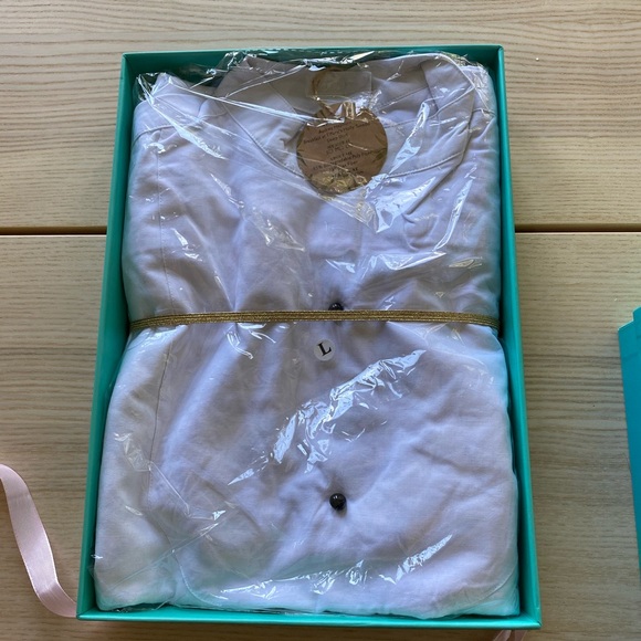 NWT Breakfast at Tiffany’s Sleepshirt - Picture 9 of 9